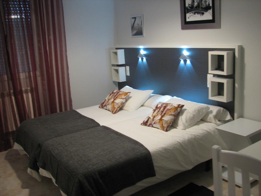 Hostal Meson Do Loyo Portomarin Room photo
